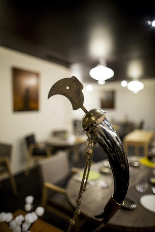 特拉斯酒店 图尔尼 外观 照片